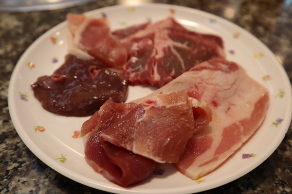 取り分けたお肉