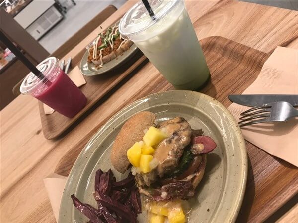 バーガーとタルティーヌ