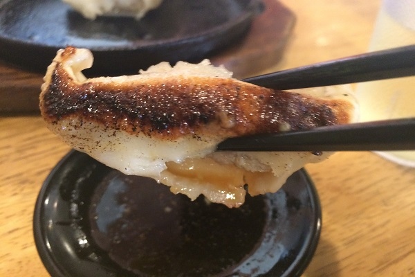 肉ぎっしりのアグー餃子