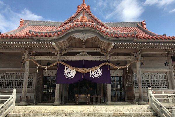 拝殿正面